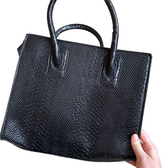 NWOT Neiman Marcus Brand Black Faux Leather Crocodile Pattern Bag - Picture 2 of 15